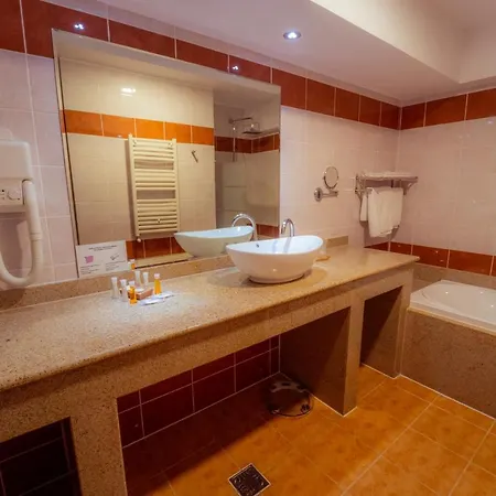 Perla Hotell 4*