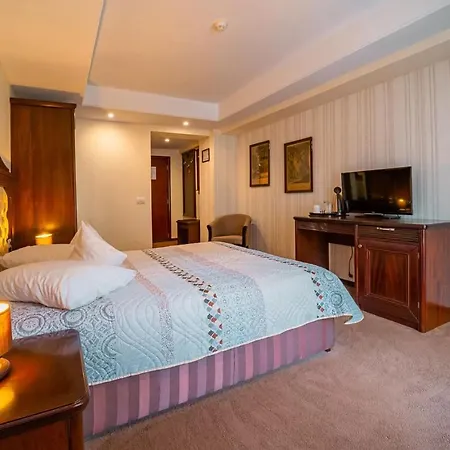 Perla 4*