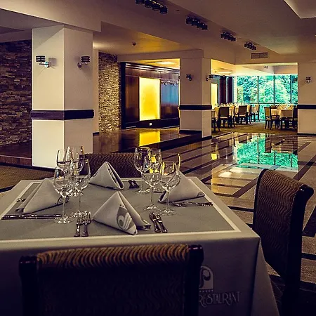 Perla 4*